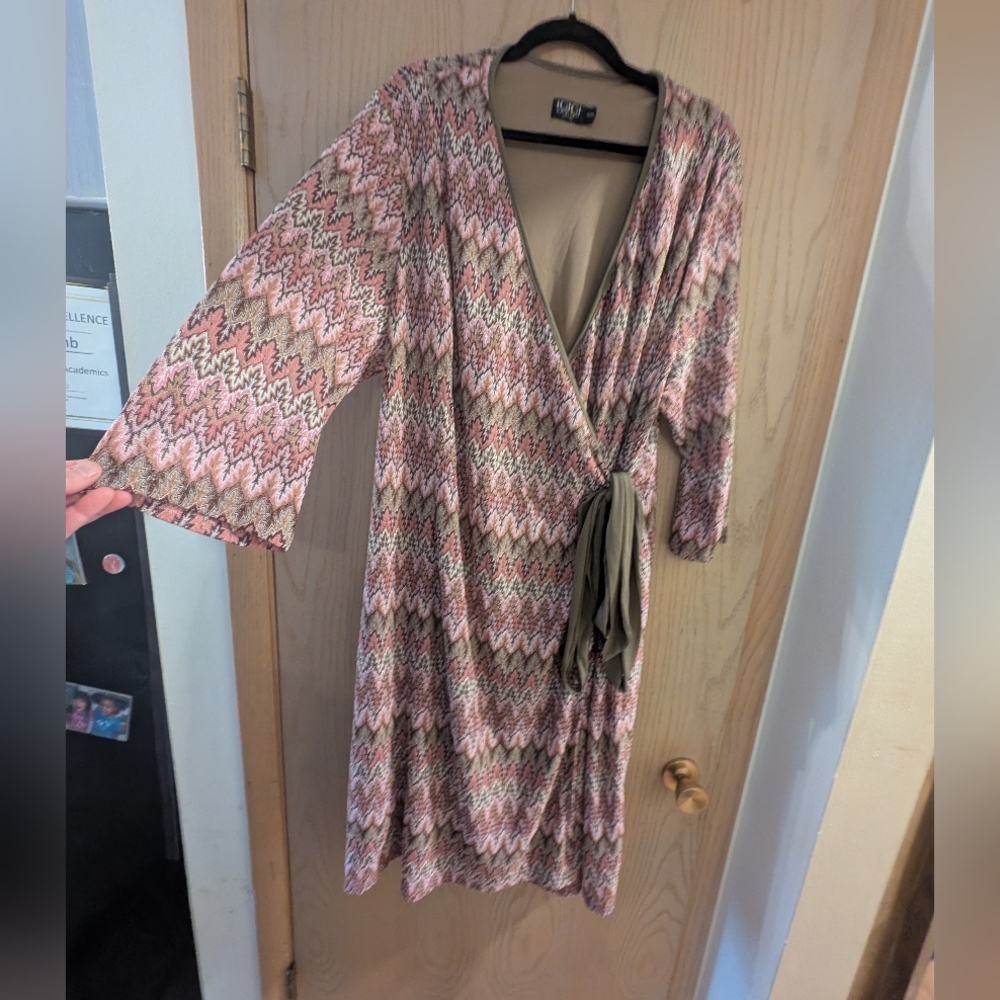 Igigi Elegant Beige and Black Dress